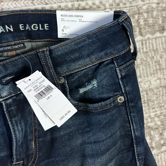 American Eagle Outfitters Women's MIDI Stretch Blue Denim Shorts NWT - Picture 2 of 3